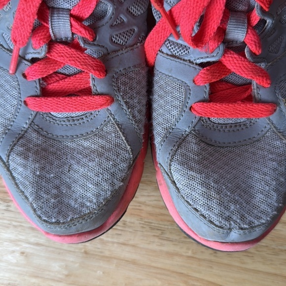 Nike Womens Relentless 2 Lace Up Running Shoes Gray Pink Size US 9 - Picture 11 of 13